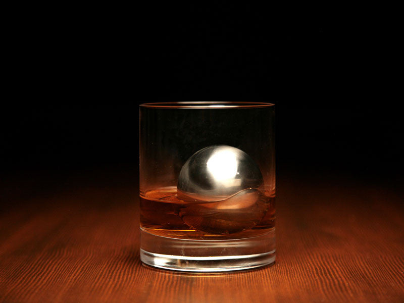 sipdark chilling spheres to not dilute your drink